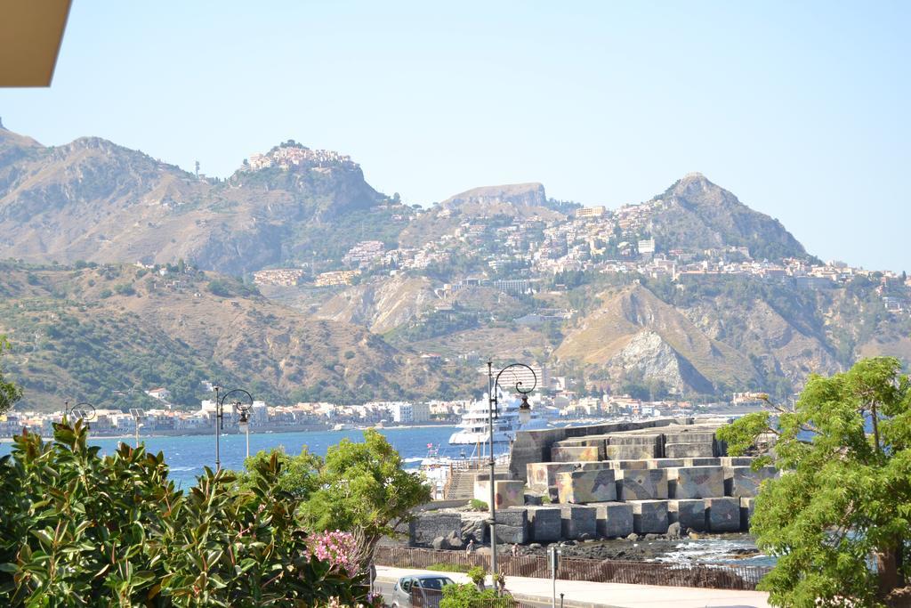Hotel Porto Azzurro Giardini Naxos Luaran gambar